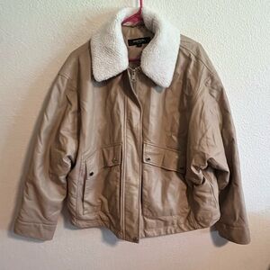 Kenneth Cole Tan Teddy Jacket with White Collar Size L
